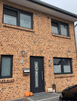 Reihenendhaus mit schöner Terrasse in verkehrsgünstiger Lage - Lentföhrden