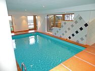 Luxuriös ausgestattete Villa mit Pool, Sauna, Kamin und Solaranlage. - Wetzlar