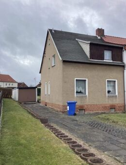 Doppelhaushälfte mit großem Potenzial in beliebter Lage von Werdau - Werdau