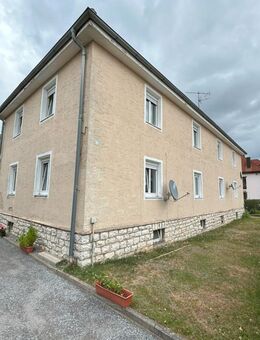 Ein Doppelhaus mit 4 vermieteten Wohnungen in Maxhütte-Haidhof - Maxhütte-Haidhof