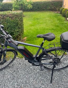 Fahrrad E Bike Treckingrad Fischer Viator Neuwertig - Steinwiesen