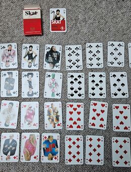 i22) Sammler Kartenspiel Skat - von West Zigaretten - mit Karikatur Cartoon - Garbsen