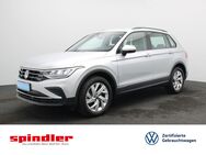 VW Tiguan, 2.0 TSI Life, Jahr 2023 - Würzburg