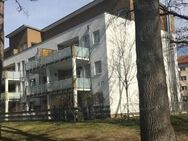 Stadtnah und dennoch grün wohnen in Bamberg - Komfortable 4-Zi-Wohnung mit Balkon in gepflegtem MFH Nähe Volksparkstadion - Bamberg