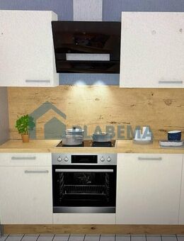 Nur noch zu reinigen! Gut geschnittene 3- Zimmer- Wohnung, WG- oder Familiengeeignet zu vermieten - Schwerin