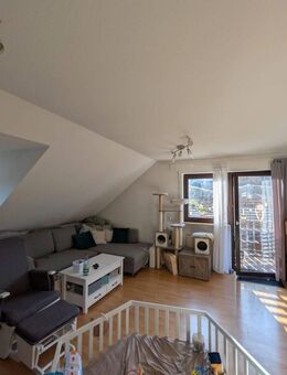 3-ZIMMER-WOHNUNG MIT EINBAUKÜCHE UND BALKON IN ECKENTAL - ORTSTEIL BRAND - Eckental