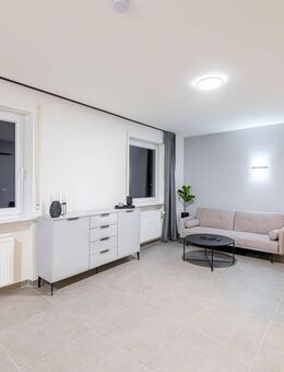 Top-sanierte möblierte 1-Zimmer-Wohnung mit Aufzug in zentraler Lage - Herzogenaurach