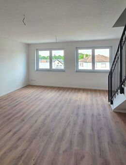 Exklusive 4 Zimmer Maisonette Wohnung - zentrale Lage, Dachterrasse - ab 01.11.2025 - Erlensee