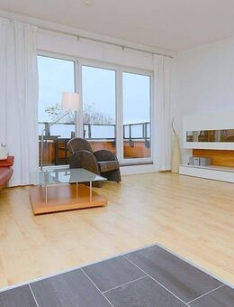 Modern möblierte 2-Zimmer Penthouse Wohnung mit Internet und PKW-Stellplatz in Hochheim - Hochheim (Main)