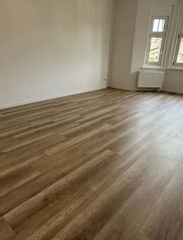 Heimkommen und Wohlfühlen* neu saniert* im Dachgeschoss ! - Chemnitz