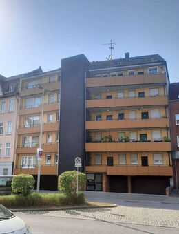 "Die ideale Stadtwohnung!" Helle und freigezogene 4,5-Zimmer-Wohnung mit West-Balkon, Gäste-WC, Gartennutzung und Tiefgaragenstellplatz - Herne