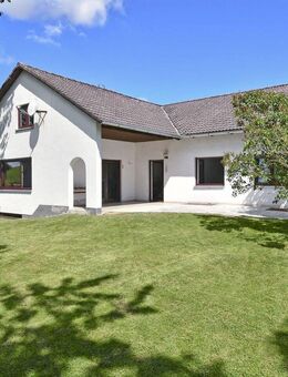 Idyllisch Wohnen: charmanter Bungalow mit großem Potenzial - Vilsbiburg