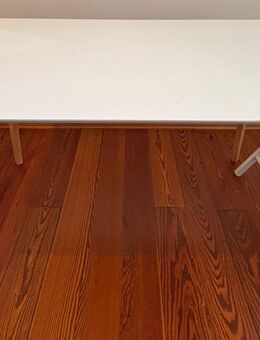 Tisch 120x70x75 cm + 2 Ikea Klappstühle – Esstisch / Schreibtisch - München