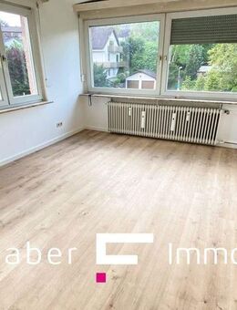 Renovierte 2-Z.- Whng. mit Balkon / Einbauküche / Stellplatz / Bad mit Fenster - Witzenhausen