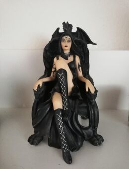 Gothic Figur, detaillierte Verarbeitung - Dortmund