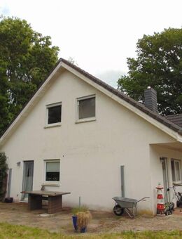 Großes Wohnhaus mit 2 Wohnbereichen in Rastede - Rastede