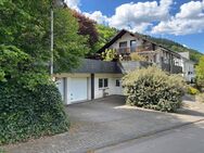 Wohnhaus mit großem Grundstück und Einliegerwohnung - Riveris