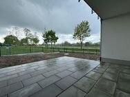 Neubau-EG-Wohnung mit Terrasse und großem Garten - Aichach