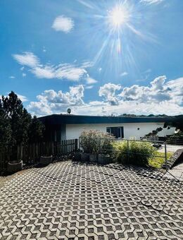 Zweifamilienhaus mit traumhaftem Ausblick und ruhiger Lage - Reichshof
