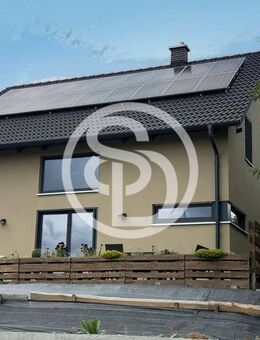 Modernes Wohnen für die ganze Familie: Bezugsfertiges Neubau-Einfamilienhaus mit hochwertiger Ausstattung - Luxusküche, PV-Anlage & Wärmepumpe - Effiz - Rehau