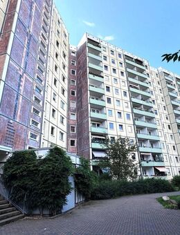 KAPITALANLAGE mit AUSBLICK | 4 Zimmer im 6. OG | gut vermietet | EBK | Balkon | Lift - Berlin