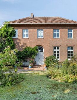 Charakteristisches Wohnhaus auf einem parkähnlichen Grundstück - Wielen