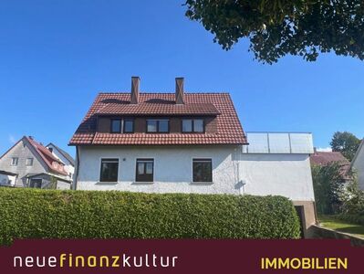 schönes Wohnhaus mit 2 Wohnungen, Garage und tollem Grundstück