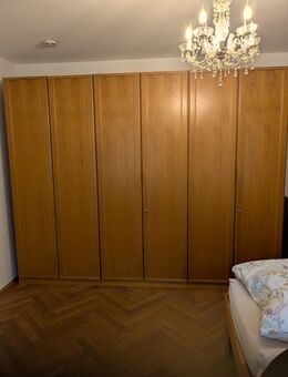 Großer italienischer Kleiderschrank in erstklassigem Zustand - Regensburg