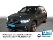 VW Tiguan, 2.0 TDI R-Line, Jahr 2022 - Berlin