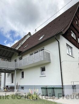 Für Kapitalanleger oder Eigennutzer: Doppelhaushälfte mit 3 Wohneinheiten und sep. Schuppen - Freudenstadt
