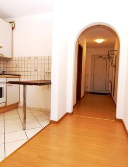 Nürnberg: Sehr Schöne 1 Zi. Wohnung mit Loggia und TG! Nur 5 Gehminuten zur U-Bahn - Nürnberg