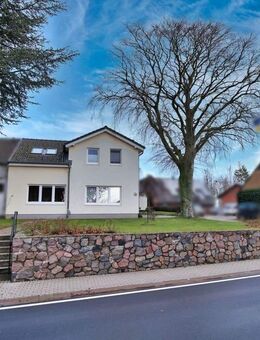 Zweifamilienhaus - 2 moderne Wohneinheiten plus Nebengebäude mit Garage, Keller uvm. - Ostsee- nah! - Loose