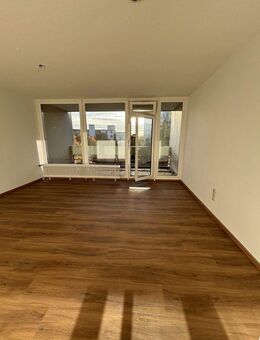 Wohnung zur Miete (1-Zimmer) (frisch renoviert) mit großem Balkon in Laatzen - Laatzen