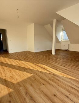 Erstbezug! Lichtdurchflutete DG-Wohnung mit ca. 93?m² Grundfläche, Balkon, Aufzug, TG STP - Dresden