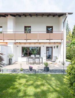 ENGEL & VÖLKERS - "Der Traum vom kleinen Haus mit Garten": Charmante DHH in beliebtem Märchenviertel - München