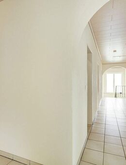 Modernisiertes Einfamilienhaus mit Einliegerwohnung am Ortsrand. - Hardt (Rheinland-Pfalz)