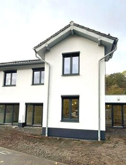 Erstbezug! Vollumfänglich renoviertes Einfamilienhaus in idyllischer Lage - Dillenburg