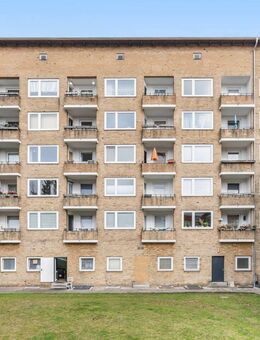 Modernisierte 2,5-Zimmer-Wohnung mit Balkon & Aufzug! - Lübeck