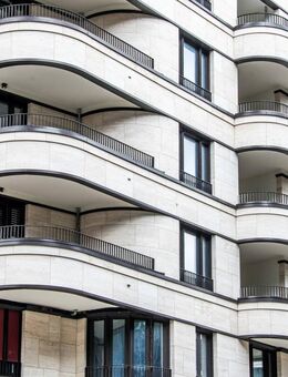 First-Class-Rückzugsort: Design trifft Funktion, Loggia & Ausblick - Berlin