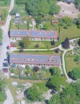 Gutshof am kleinen Kreidebruch mit vierzehn Mietern Zehn Einfamilienreihenmittelhäusern auf der Insel Rügen Wohnparadies und Ferienparadies - Sagard