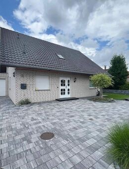 Top-gepflegtes EFH in modernem Design - "Ihr neues ZUHAUSE"?! - Aerzen