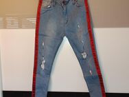 Jeans Größe 36 mit Cut Outs - Menden (Sauerland)