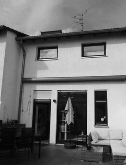 Besonderes Wohnen: Modernisierte Split-Level-Architektur in Nieder-Mörlen! - Bad Nauheim