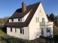 Einfamilienhaus mit großem Grundstück und 3 Garagen in Trendelburg-Gottsbüren - Trendelburg