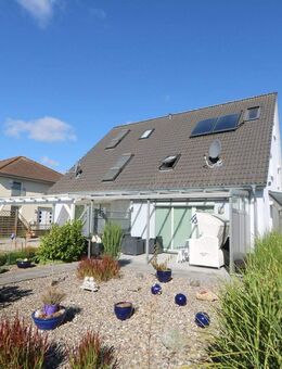 Traumhaftes Wohnen in Grömitz! Moderne DHH mit 3 Etagen, ausgebautem Dachgeschoss und Teil-Meerblick - Grömitz