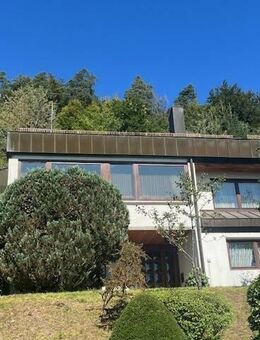 Schönes Einfamilienhaus in traumhafter Lage und großem Grundstück - Epfendorf