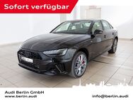 Audi A4, Limousine S line 45 TFSI quattro, Jahr 2022 - Berlin