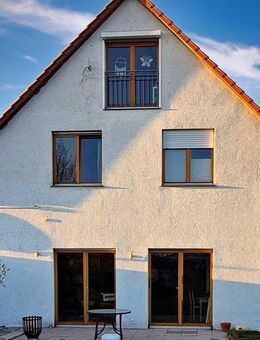 Modernes Raumwunder mit zusätzlich ca. 57 m² Einliegerwohnung im Souterrain in Laatzen - Grasdorf - Laatzen