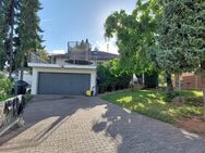 Freistehendes, großzügiges 1-2 FHS mit großer Einliegerwohnung, Wintergarten, Balkon, Garten, Do-Garage und Stellplätzen, in Freisen-Oberkirchen - Freisen