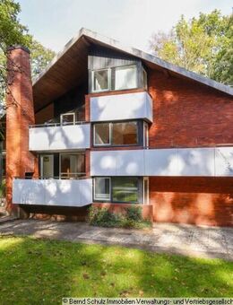 Architektenhaus auf großzügigem Grundstück mit idyllischem Baumbestand - Hamburg